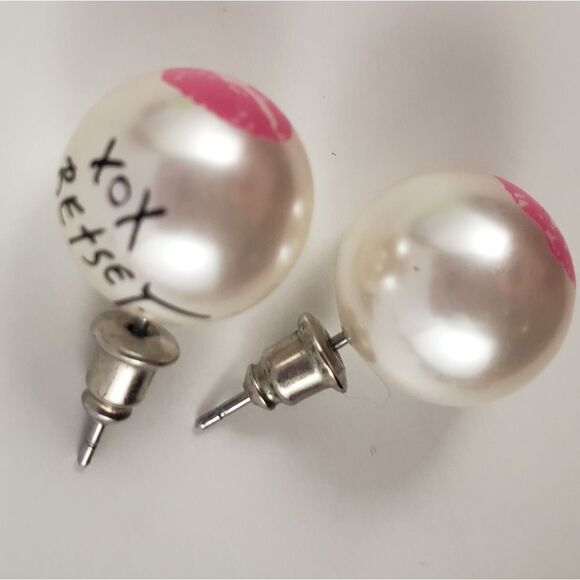 Authentic Betsey Johnson Pearl XOXO Earr - Picture 5 of 6